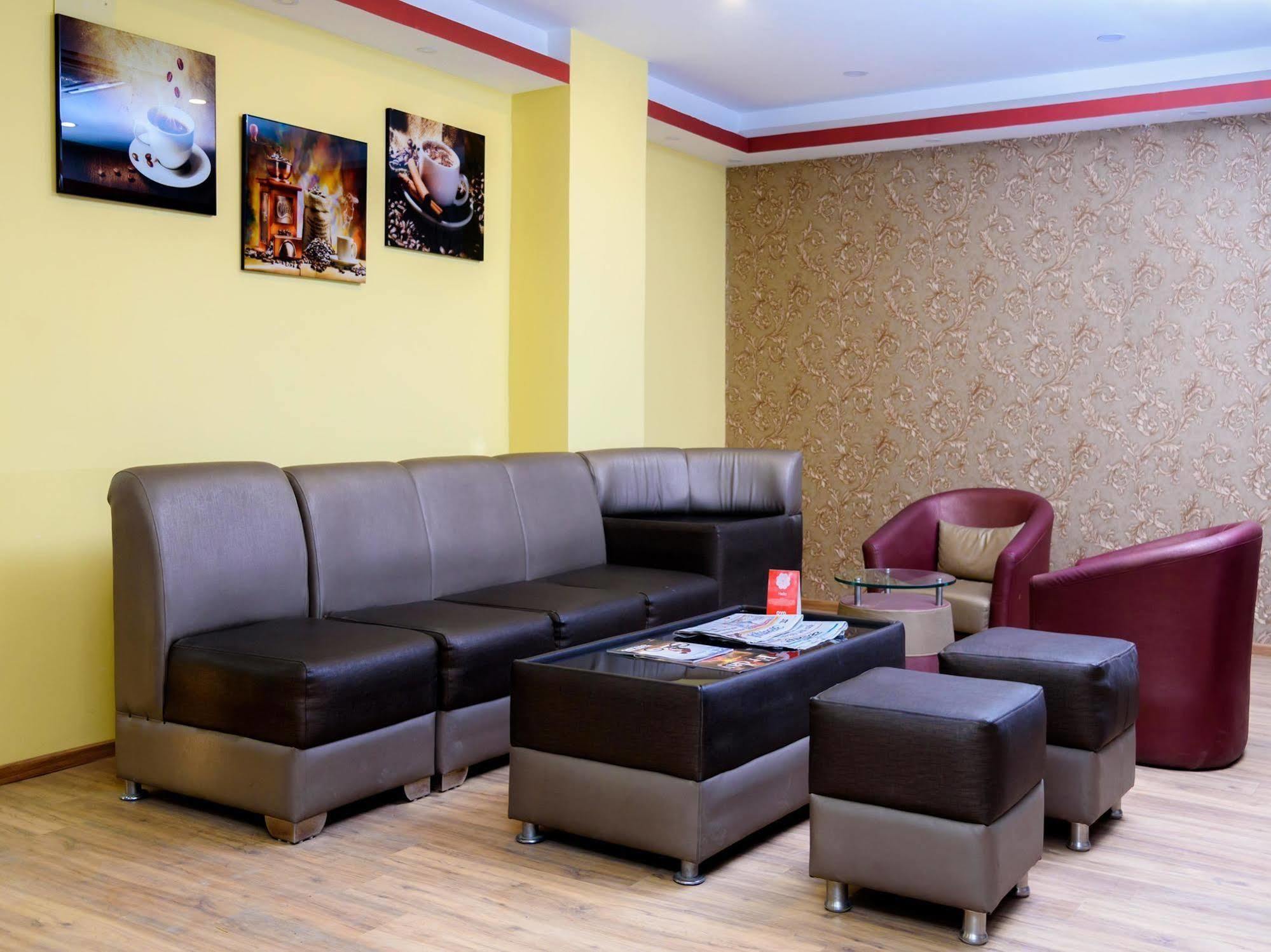 Oyo 105 Hotel Travel Inn 카트만두 외부 사진