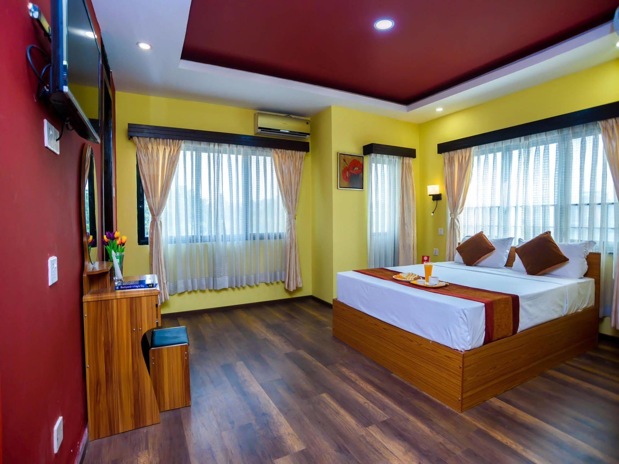 Oyo 105 Hotel Travel Inn 카트만두 외부 사진