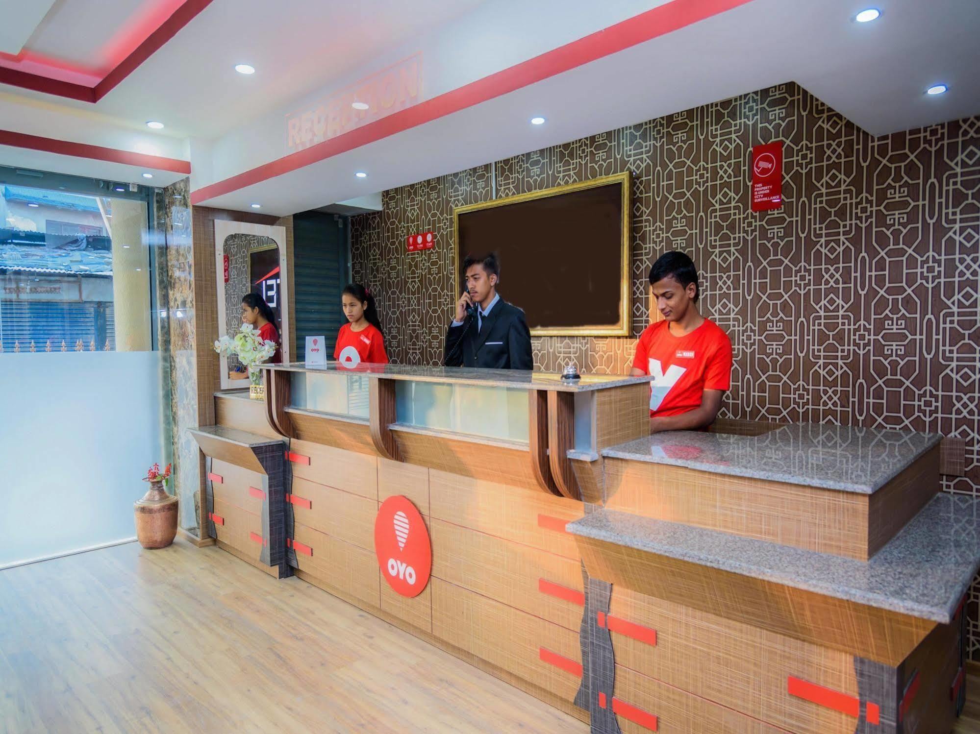 Oyo 105 Hotel Travel Inn 카트만두 외부 사진