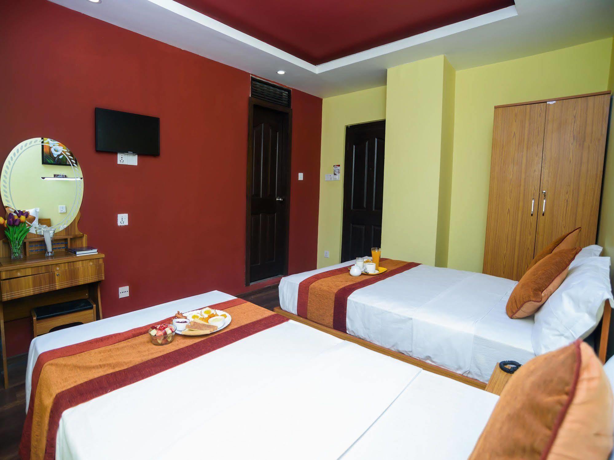 Oyo 105 Hotel Travel Inn 카트만두 외부 사진