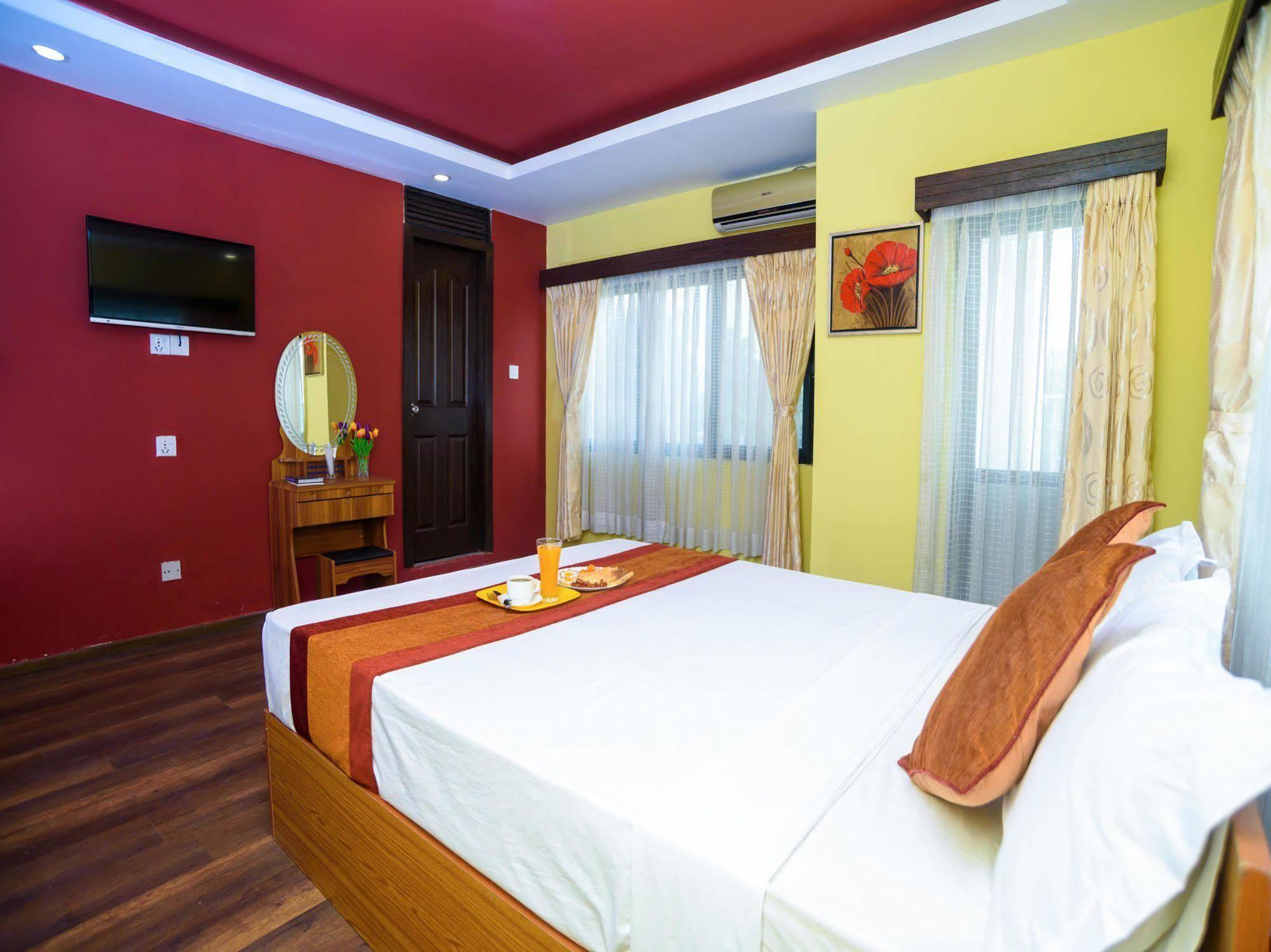 Oyo 105 Hotel Travel Inn 카트만두 외부 사진
