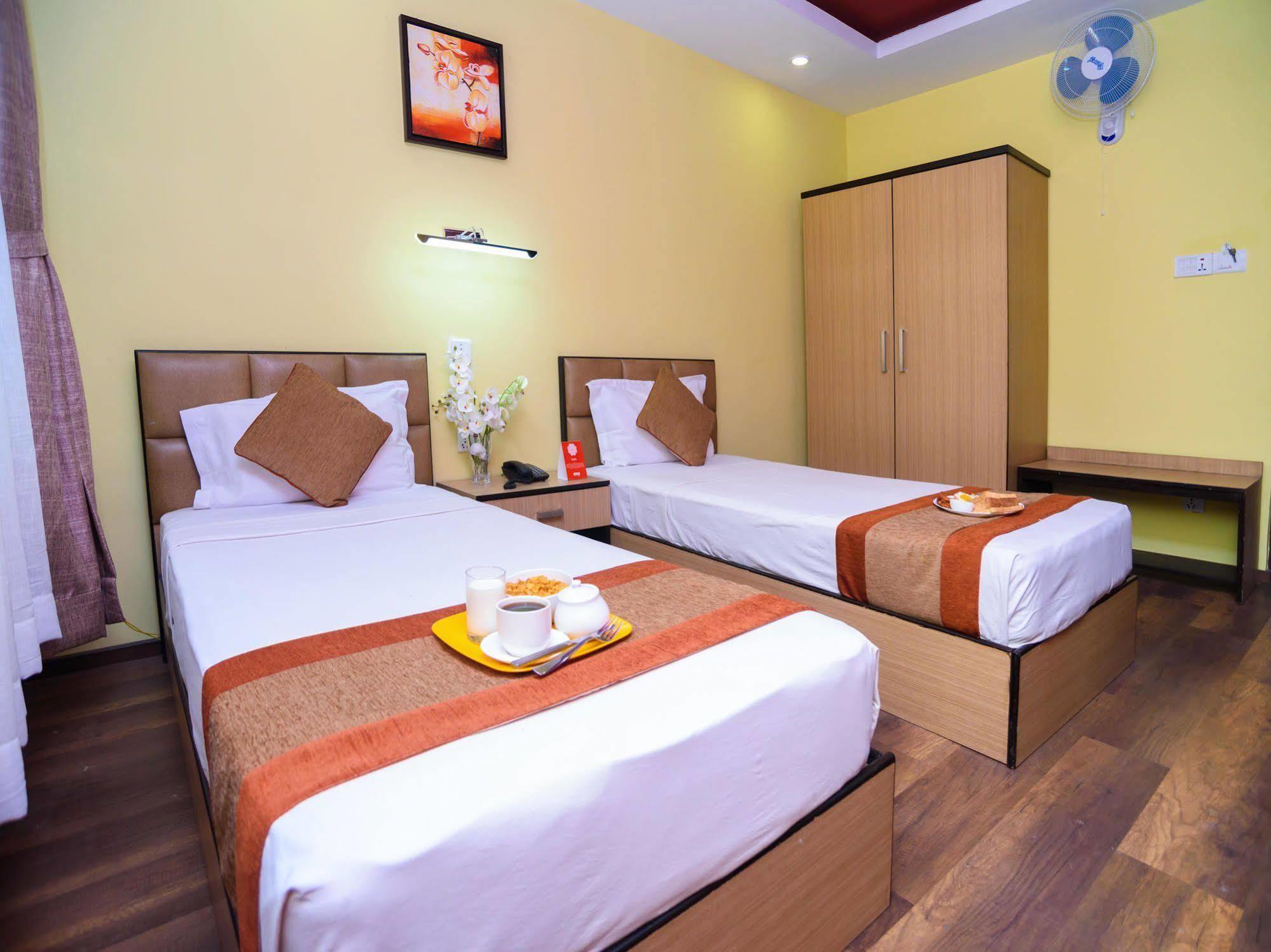Oyo 105 Hotel Travel Inn 카트만두 외부 사진