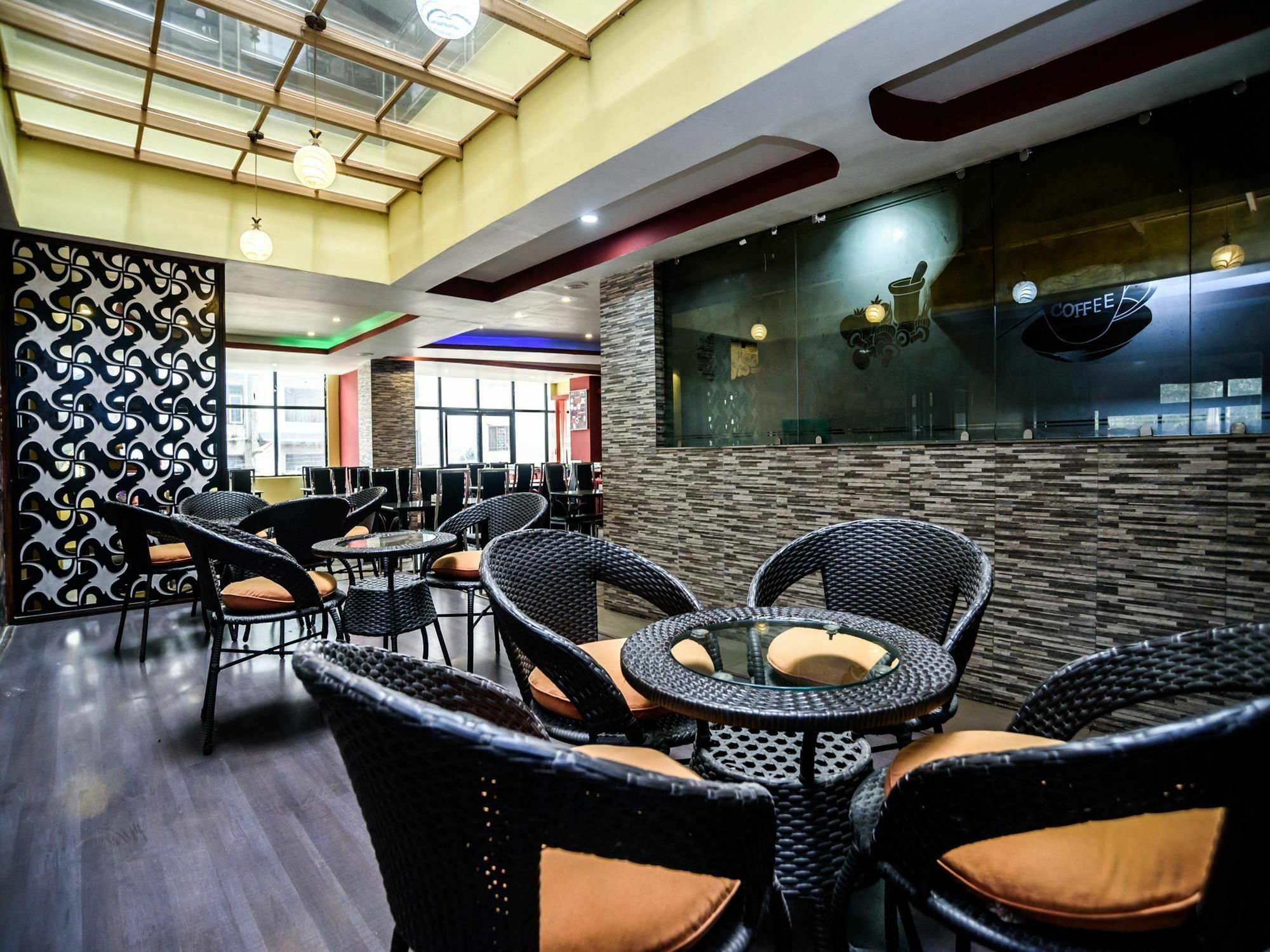 Oyo 105 Hotel Travel Inn 카트만두 외부 사진