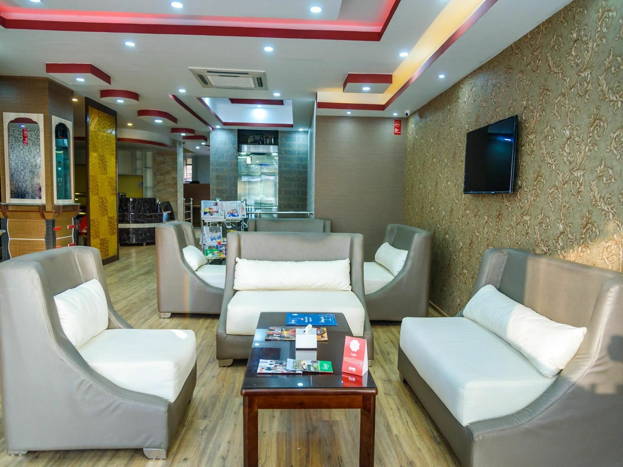Oyo 105 Hotel Travel Inn 카트만두 외부 사진
